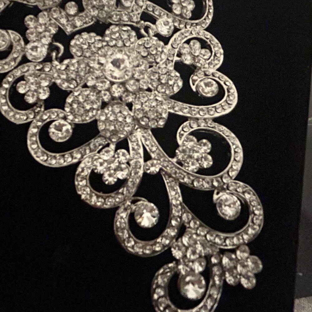 Vintage SNK Large Oversize Ornate Clear Rhinestone Brooch 7" x 3.75" - Picture 3 of 5